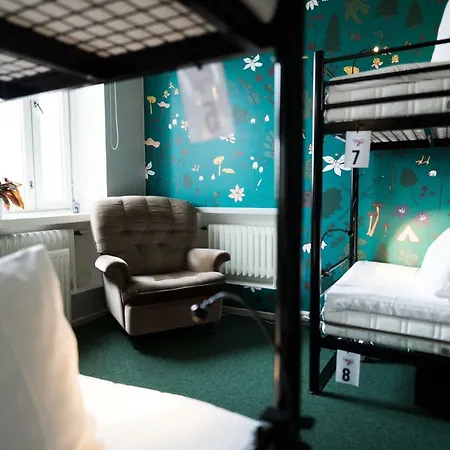 Myo Hostal