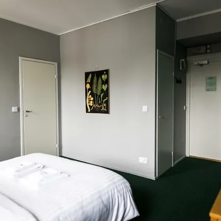Myo Hostal